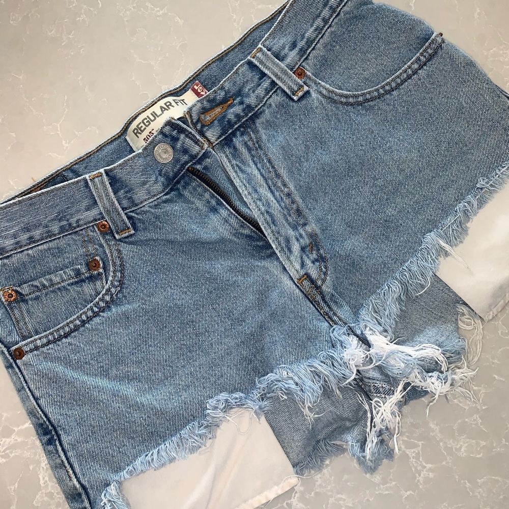 Levi Cutoff Shorts